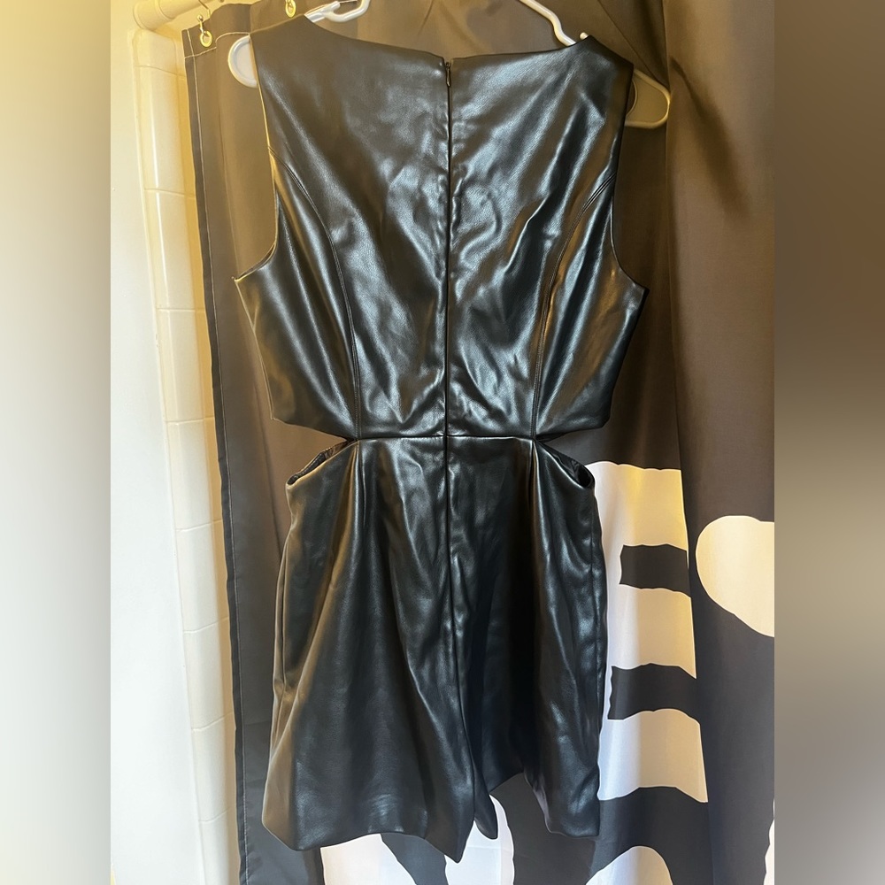 Avec Les Filles Cutout Romper size small - Picture 5 of 7